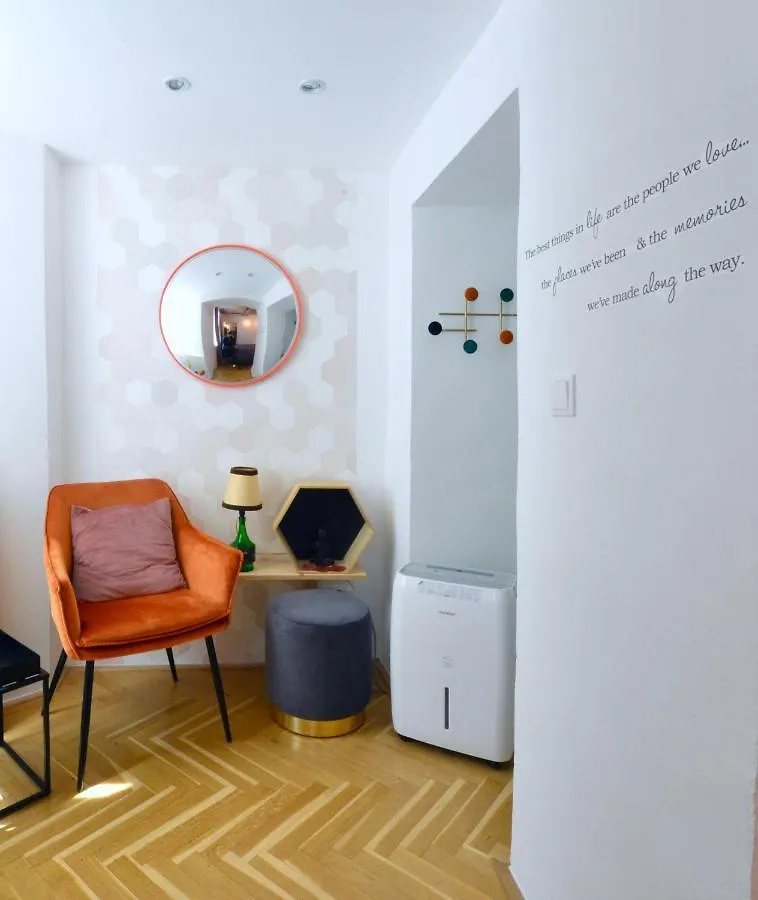 アパート Your Stylish Basement Loft Close To Schonbrunn ウィーン